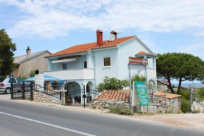 Apartments with a parking space Mali Losinj (Losinj) - 3042